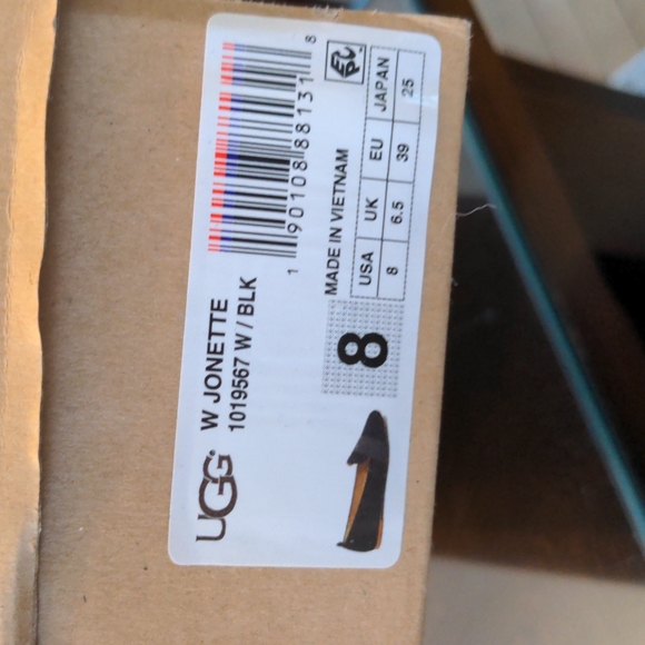 SALE NIB UGG JONETTE flats. New in box. 8 - Picture 9 of 10